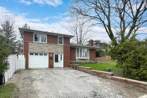 12 Sherwood Forest Dr, Markham, ON L3P 1P7