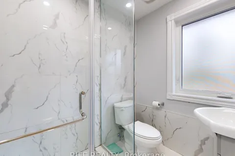 12 Sherwood Forest Dr, Markham, ON L3P 1P7