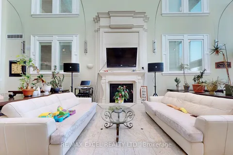 18 Alai Circ, Markham, ON L3R 1E2