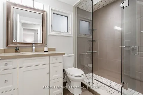 22 Brightway Cres, Richmond Hill, ON L4C 4Z9