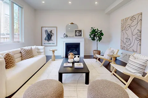 717 Mee Pl, Newmarket, ON L3X 0G6