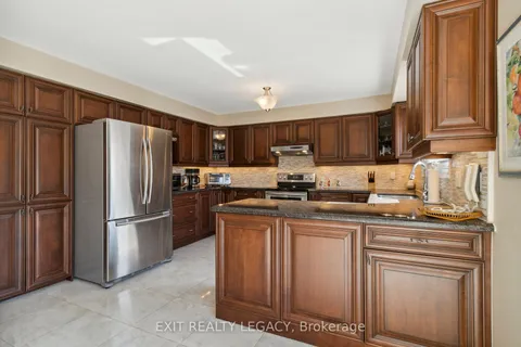 8 Northgate Cres, Richmond Hill, ON L4B 2K5