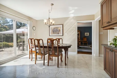 8 Northgate Cres, Richmond Hill, ON L4B 2K5