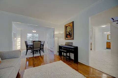 53 Marsh St, Richmond Hill, ON L4C 7R6