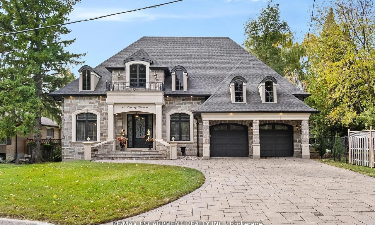 12 Morning Cres, Aurora, ON L4G 2E3