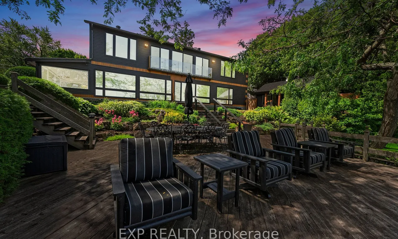 84 Hedge Rd, Georgina, ON L0E 1R0