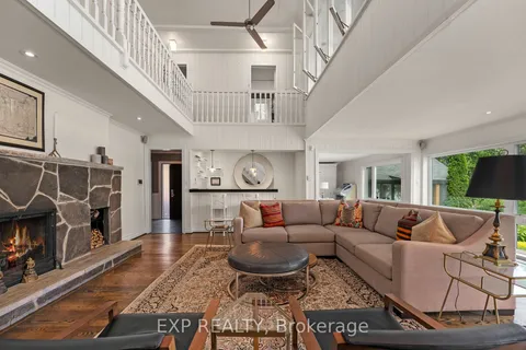 84 Hedge Rd, Georgina, ON L0E 1R0