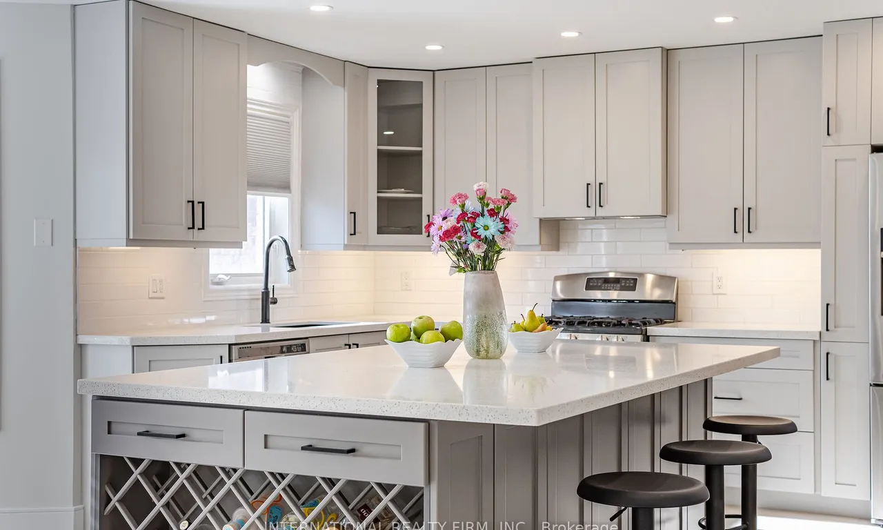 67 Rosanna Cres, Vaughan, ON L6A 3E3