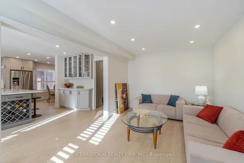 67 Rosanna Cres, Vaughan, ON L6A 3E3