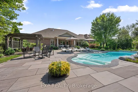 53 Country Club Cres, Uxbridge, ON L9P 0B8