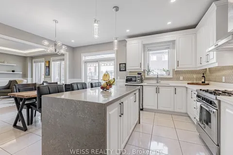 14 Baleberry Cres, East Gwillimbury, ON L9N 0P2
