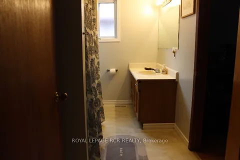 60 West St, Georgina, ON L0E 1R0