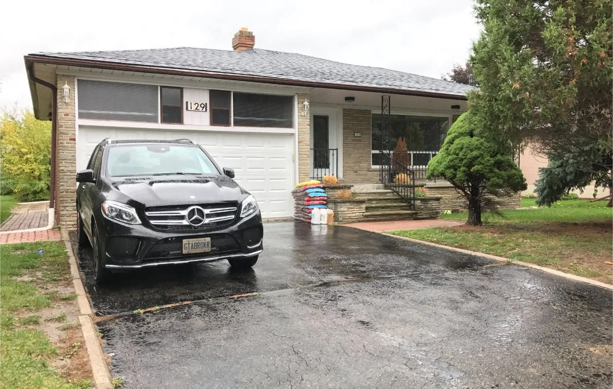 129 Crestwood Rd, Vaughan, ON L4J 1A7
