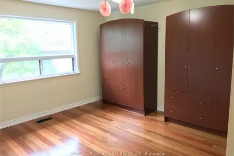 129 Crestwood Rd, Vaughan, ON L4J 1A7