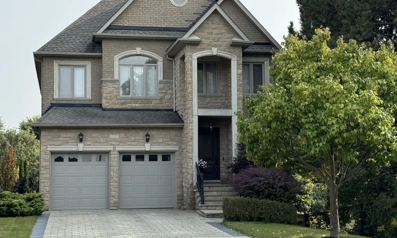 249 Ashton Dr, Vaughan, ON L6A 3W9