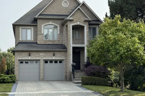249 Ashton Dr, Vaughan, ON L6A 3W9