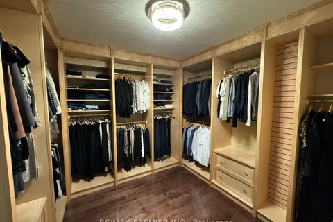 249 Ashton Dr, Vaughan, ON L6A 3W9