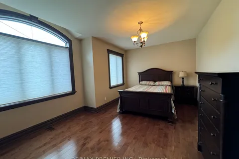 249 Ashton Dr, Vaughan, ON L6A 3W9