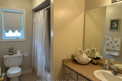 503 Simcoe Rd, Bradford West Gwillimbury, ON L3Z 3C4