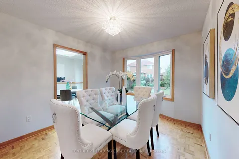 136 FIELDGATE Dr, Vaughan, ON L6A 1K4