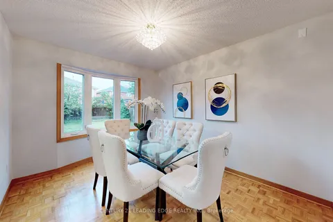 136 FIELDGATE Dr, Vaughan, ON L6A 1K4