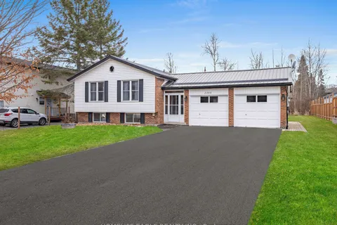 2200 Richard St, Innisfil, ON L9S 2C5