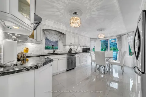 133 Arten Ave, Richmond Hill, ON L4C 9Y3