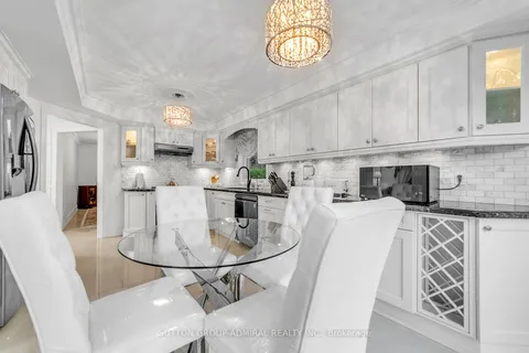 133 Arten Ave, Richmond Hill, ON L4C 9Y3
