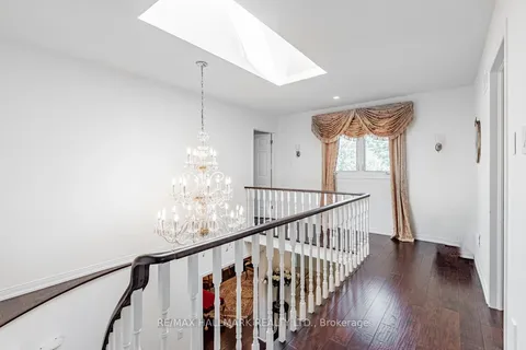 9 Addison St, Richmond Hill, ON L4C 7M2