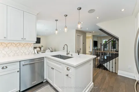 23 Redfinch Cres, Vaughan, ON L4H 2C5