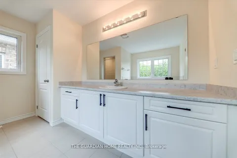 102 Cliff Thompson Crt, Georgina, ON L0E 1R0