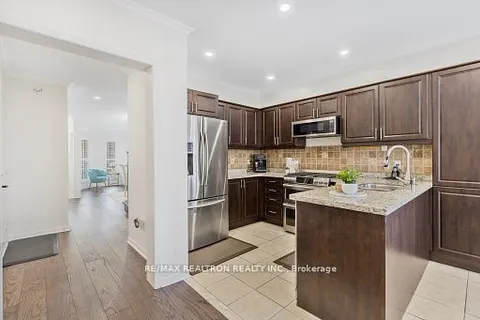 54 Walkview Cres, Richmond Hill, ON L4E 4H6