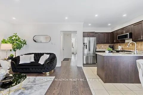 54 Walkview Cres, Richmond Hill, ON L4E 4H6