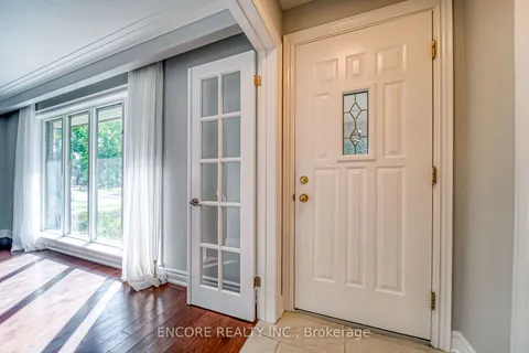 125 Talmage Ave, Richmond Hill, ON L4C 3J9