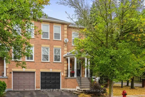 62 Amberhill Way, Aurora, ON L4G 7E1
