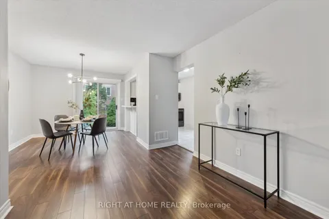 62 Amberhill Way, Aurora, ON L4G 7E1