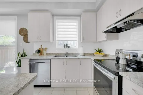 36 Donnan Dr, New Tecumseth, ON L0G 1W0