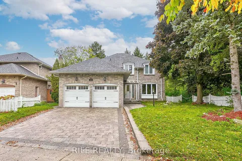 216 Carlton Rd, Markham, ON L3R 3M1