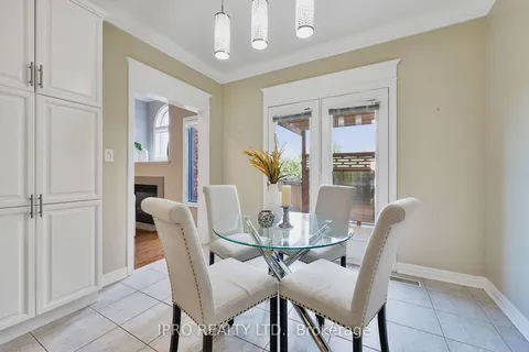 463 Hewitt Circ, Newmarket, ON L3X 2M1