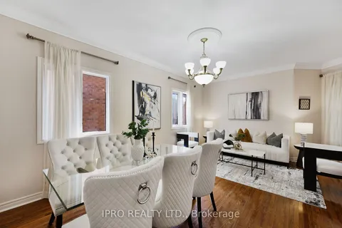 463 Hewitt Circ, Newmarket, ON L3X 2M1