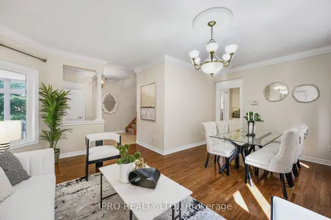 463 Hewitt Circ, Newmarket, ON L3X 2M1