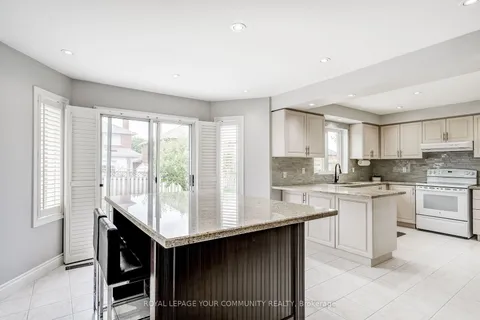 155 Mapes Ave, Vaughan, ON L4L 8R9