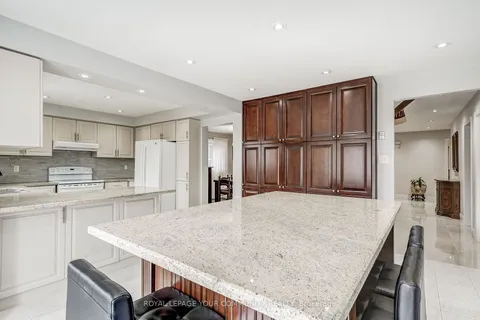 155 Mapes Ave, Vaughan, ON L4L 8R9