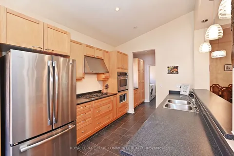 84 Long Stan, Whitchurch-Stouffville, ON L4A 1P5