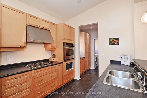 84 Long Stan, Whitchurch-Stouffville, ON L4A 1P5