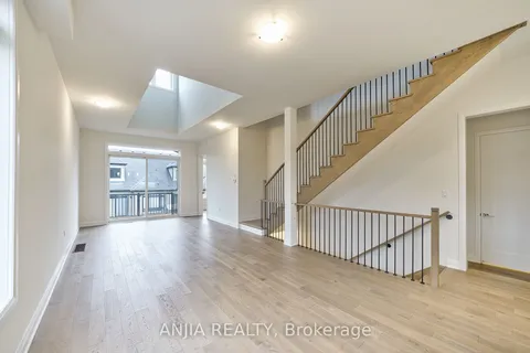 2 Lois Torrance Tr, Uxbridge, ON L9P 0R9