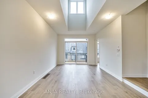 2 Lois Torrance Tr, Uxbridge, ON L9P 0R9