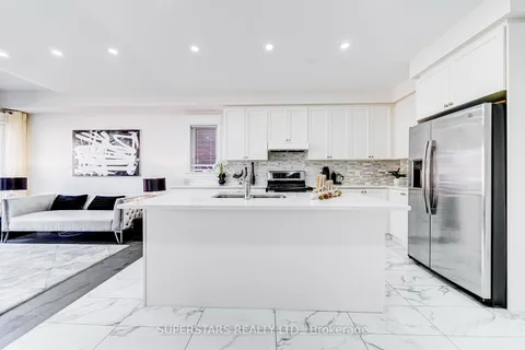 44 Robert Baldwin Blvd, East Gwillimbury, ON L9N 0R4