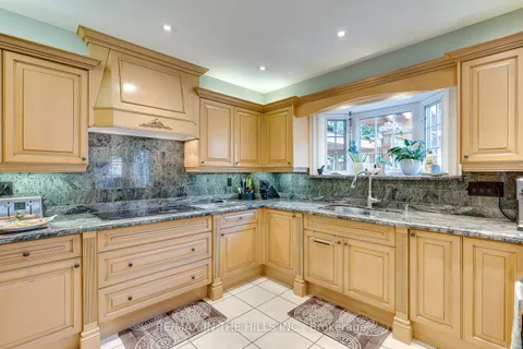 275 Triton Ave, Vaughan, ON L4L 6P9