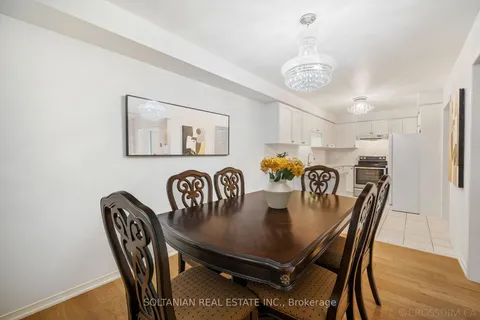 582 Pinder Ave, Newmarket, ON L3X 2A3